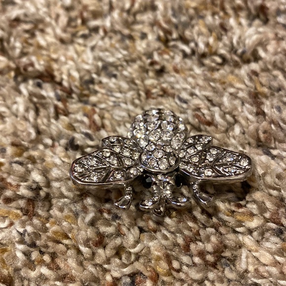 Bumblebee Brooch Pin With Rhinestones - Picture 2 of 6